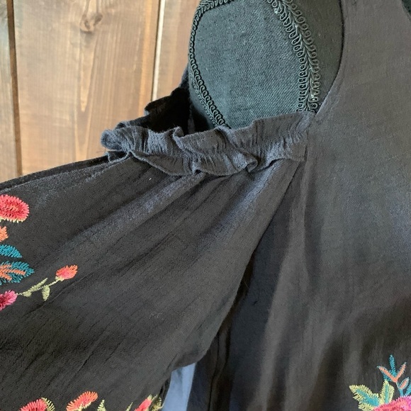 Umgee Boho Cold Shoulder ToonEmbroidery Floral - Picture 3 of 11